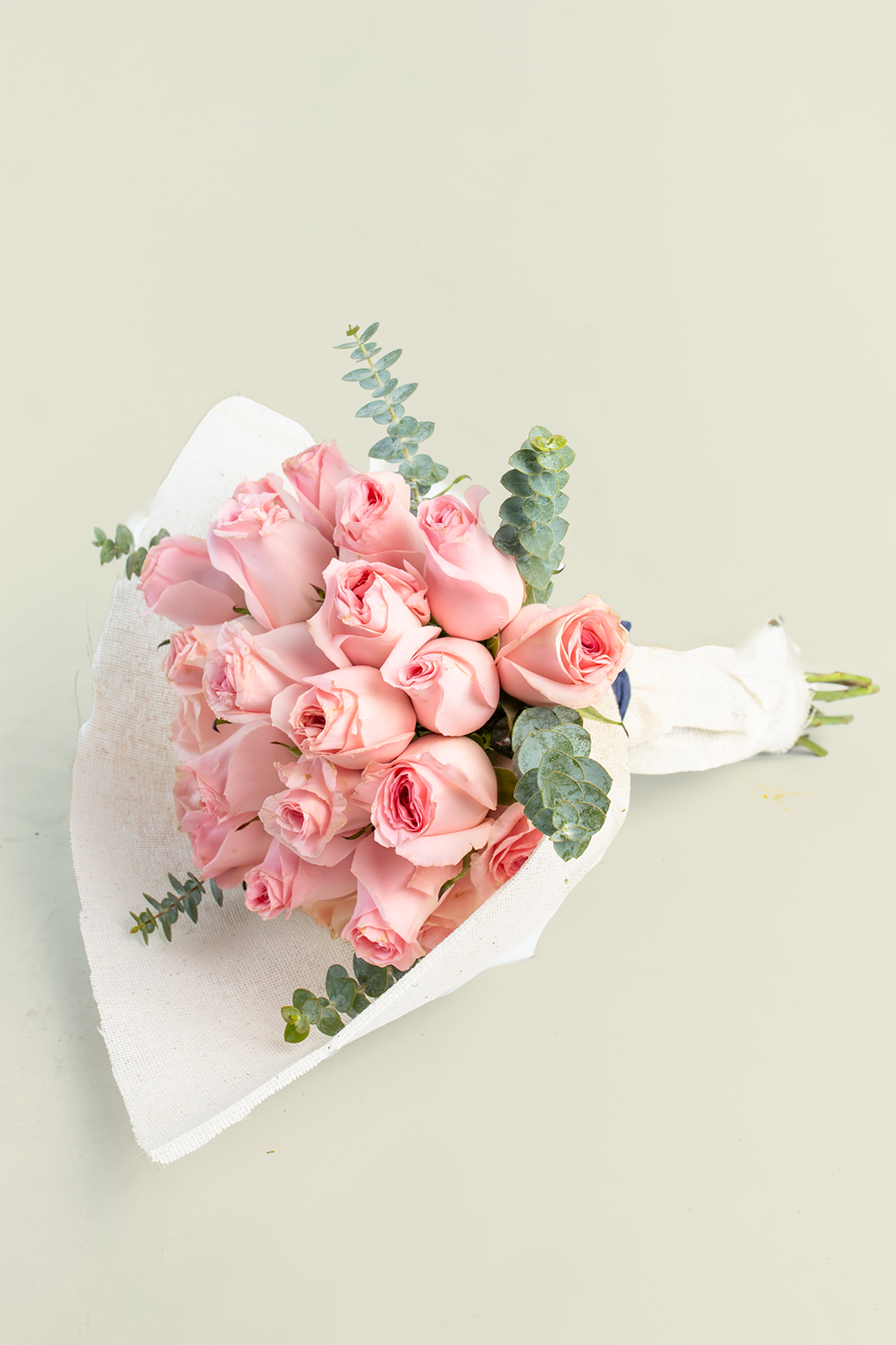 Ramo 30 Rosas Rosas - Envoltura Yute CEL.