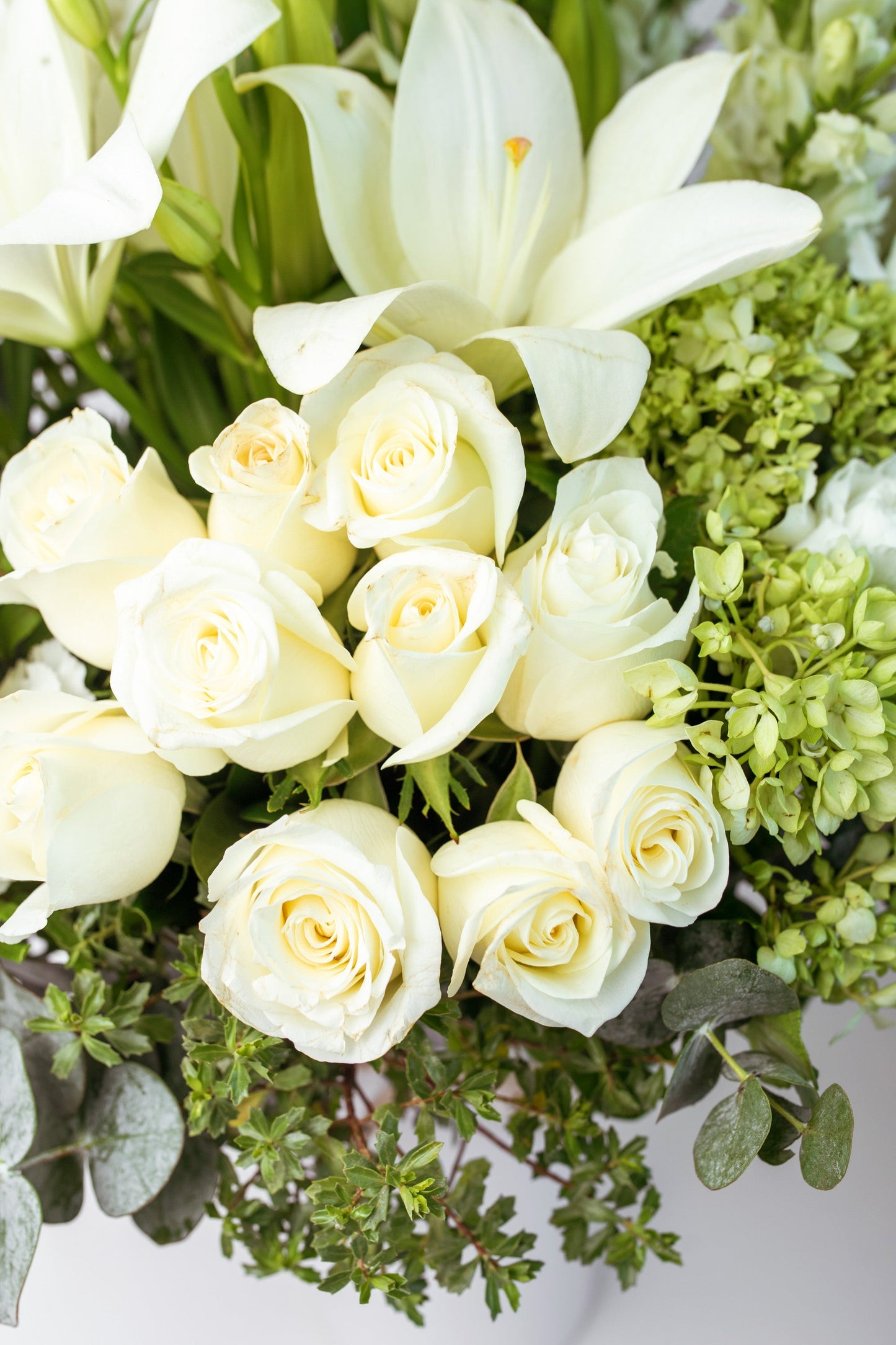 A Tu Memoria - Rosa Blanca y Lilium Blanco LEON