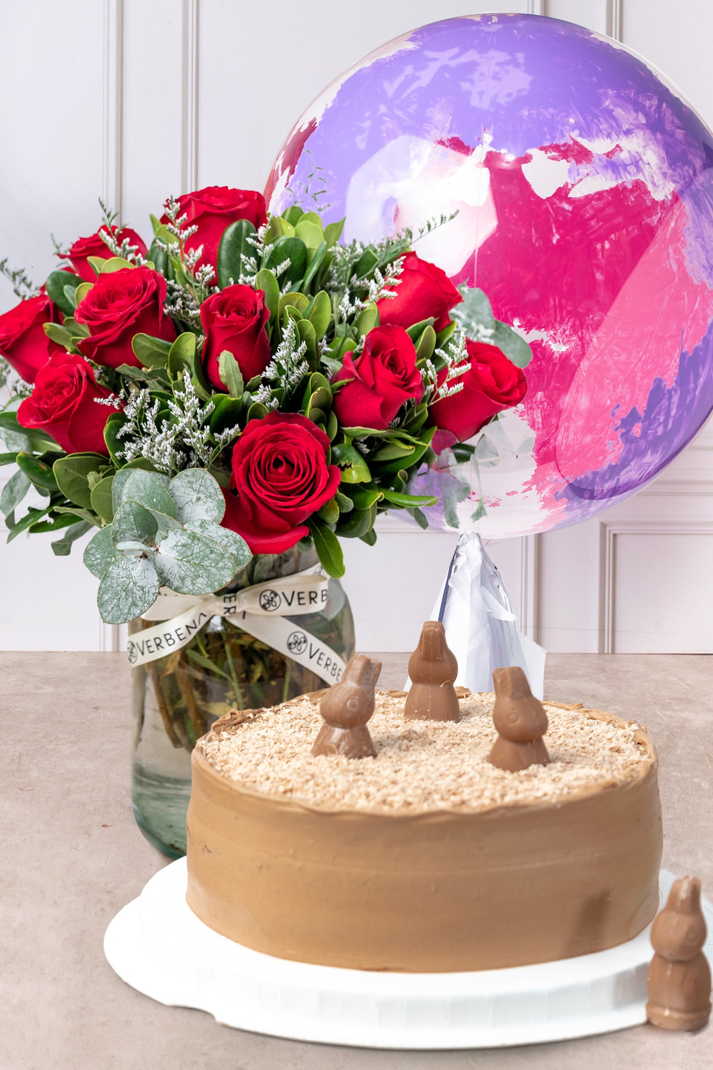 Amor Perfecto - con Pastel Grande Conejito Turín y Globo Explosión Rosa y Morado