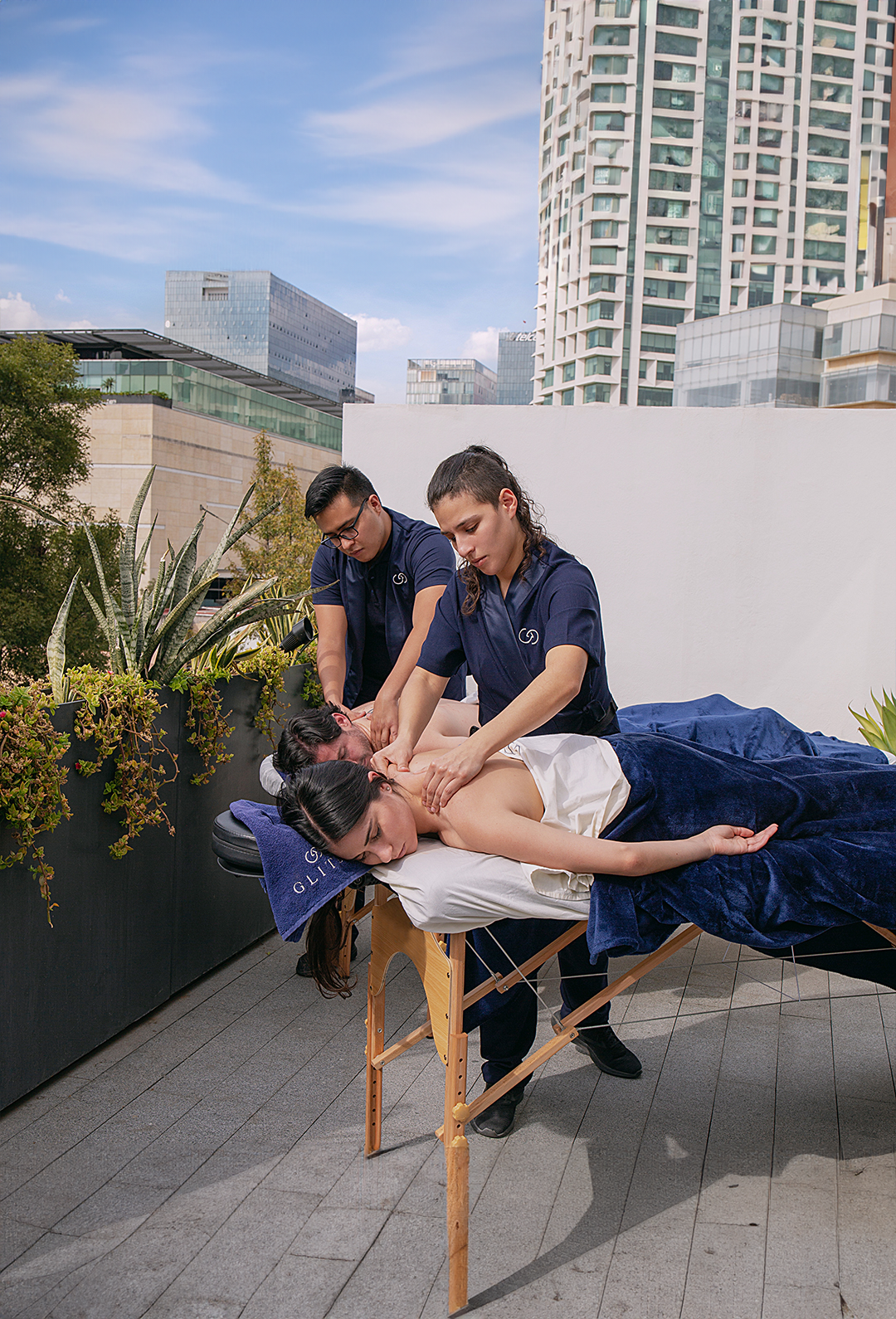 Glitzi Couples Massage // Relaxing
