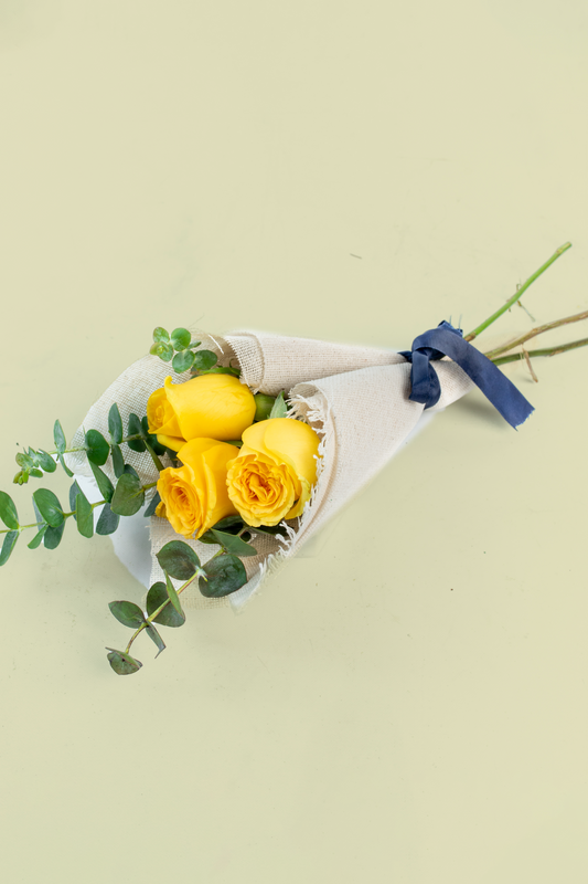Ramo 3 Rosas Amarillas - Envoltura Yute CABOS