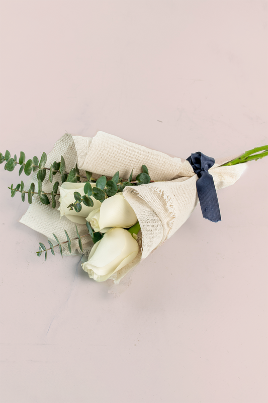 Ramo 3 Rosas Blancas - Envoltura Yute PTO. ESCOND.