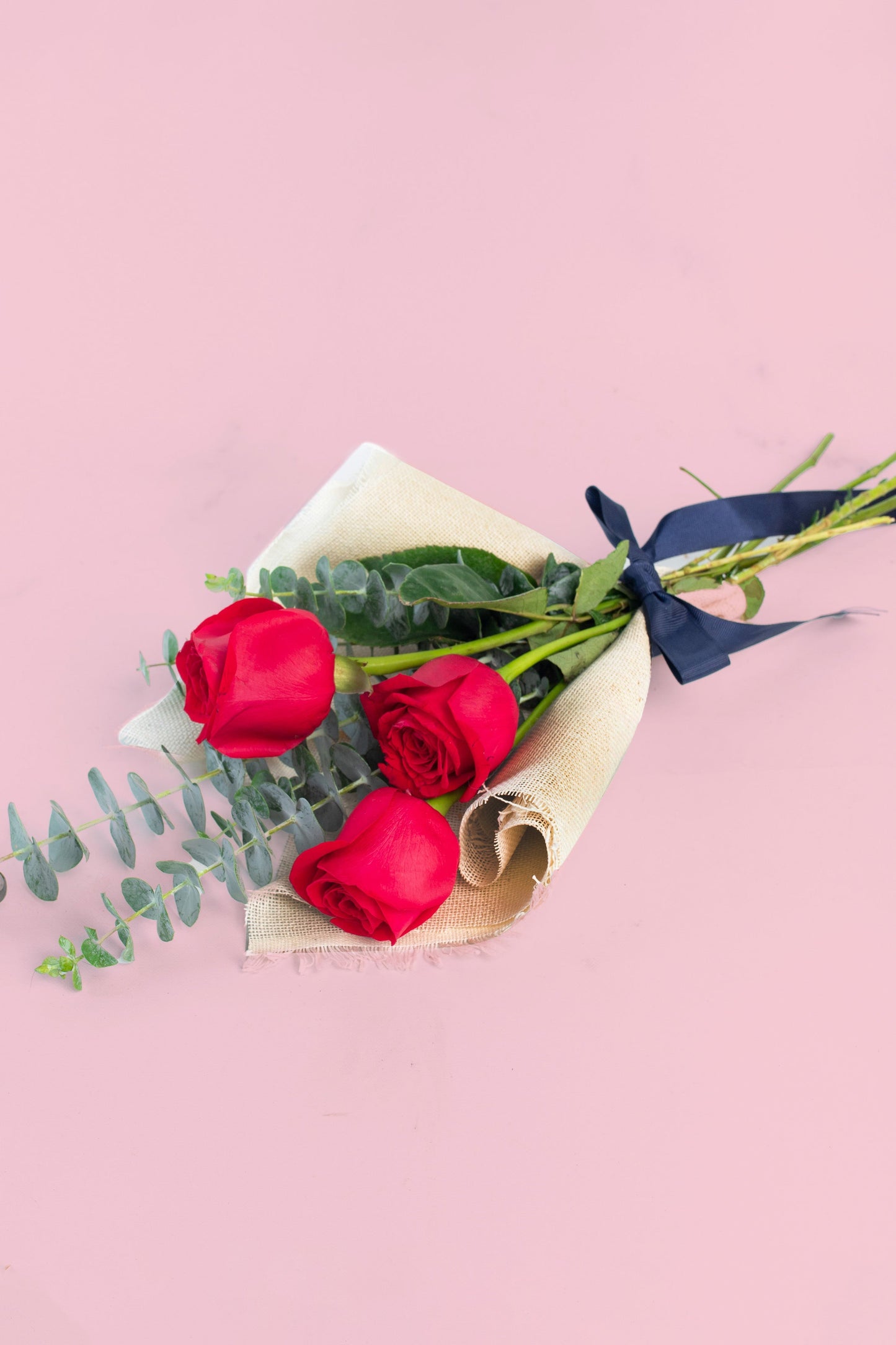 Ramo 3 Rosas Rojas - Envoltura Yute CULIACAN