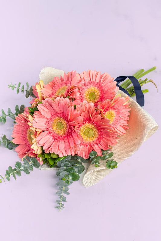 Ramo 6 Gerberas - Envoltura Yute PTO. ESCOND.