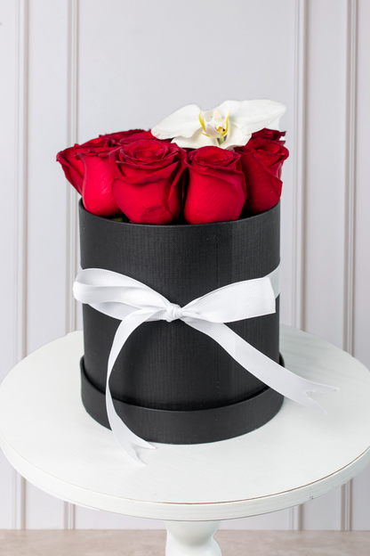 Señorita - Caja de Rosas Rojas con Orquídea Atizapán
