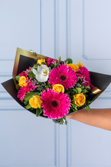 Instantes - Gerbera, Rosa Amarilla y Orquídea Blanca Cd. Juárez