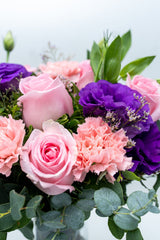 Nobleza - Rosa Clarita, Lisianthus Morado y Clavel Rosa TGZ
