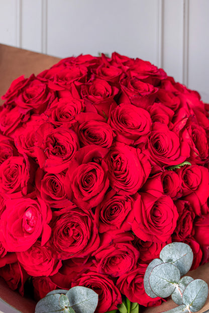 Ramo Buchón - 50 Rosas Rojas Cuau. Izc.