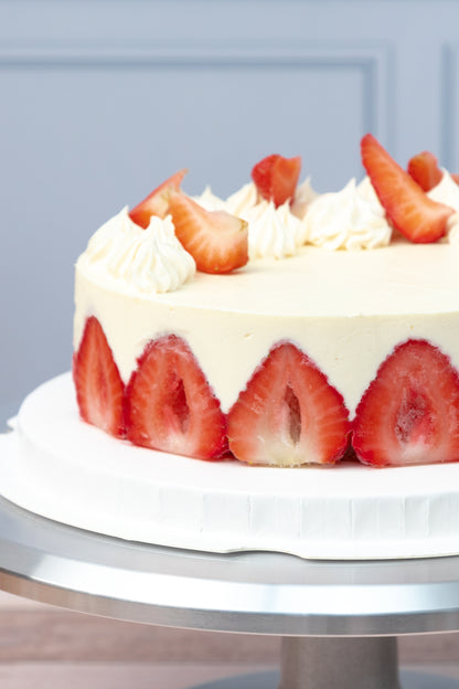 Pastel Grande de Fresa - Chocolate y Queso Philadelphia