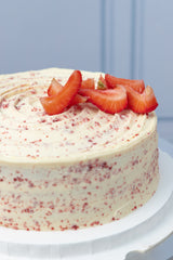 Pastel Grande Red Velvet - Fresa y Chocolate Blanco
