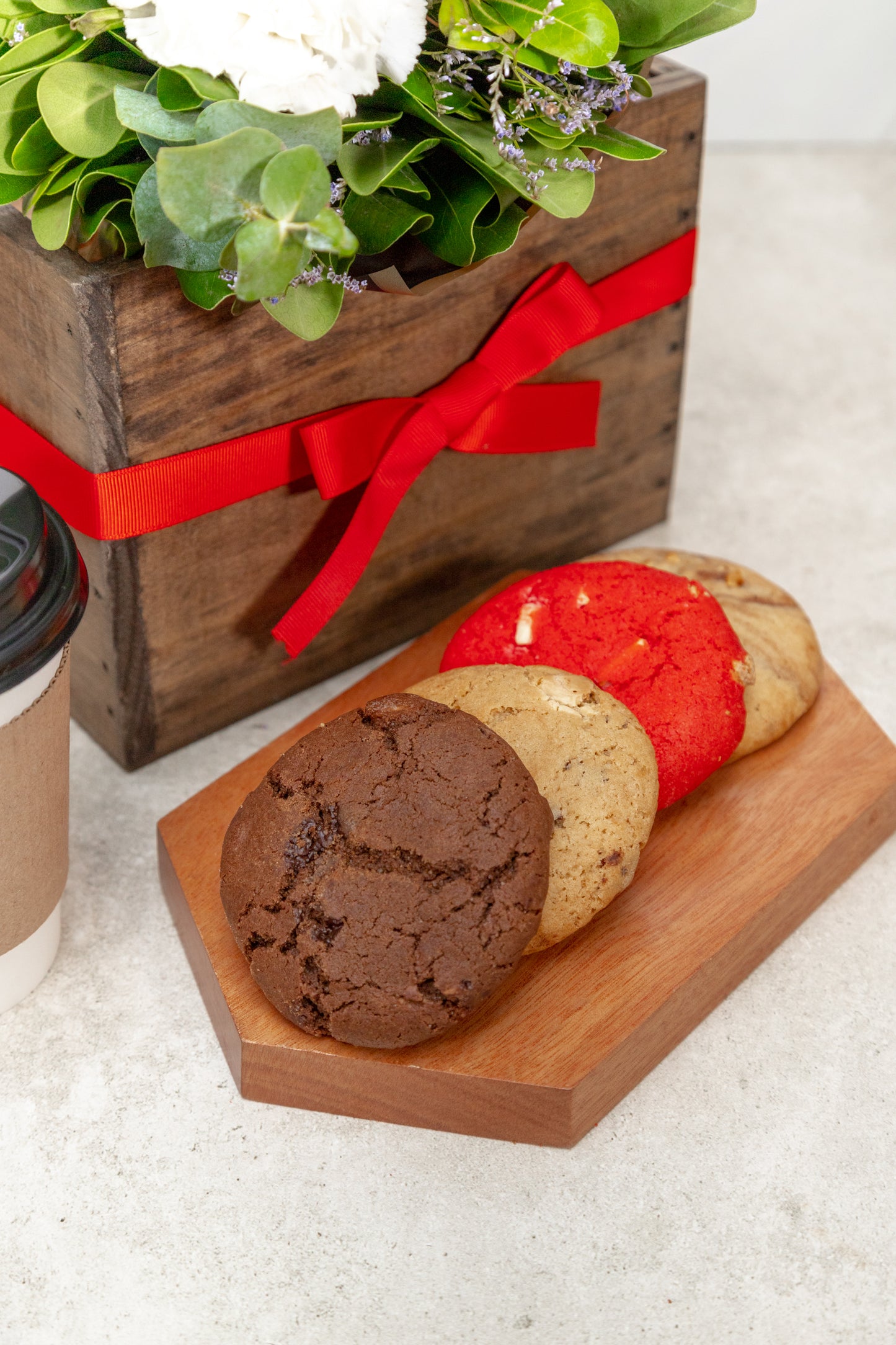 Kit Despierta - Flores, Café y Galletas