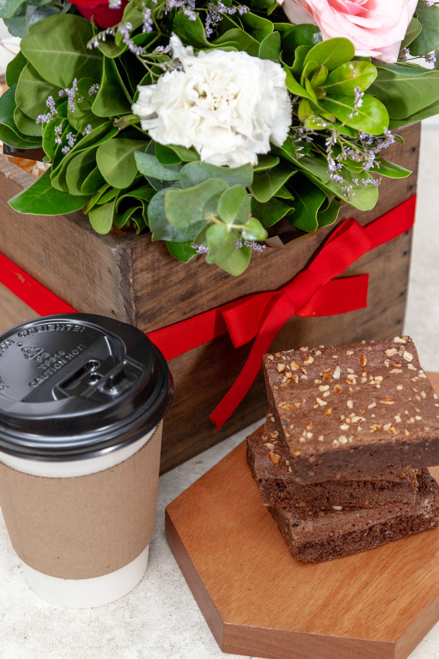 Kit Bom Día - Flores, Café y Brownies