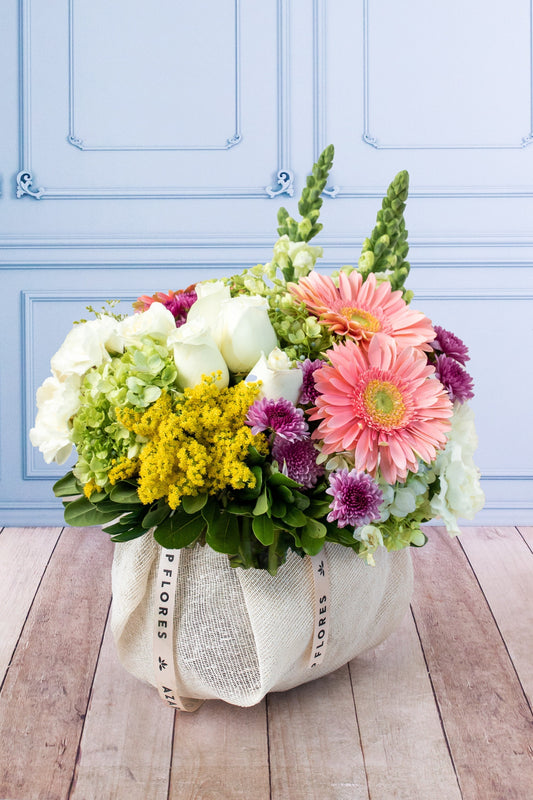 Querida // Gerbera Rosa, Morelianas y Hortensia