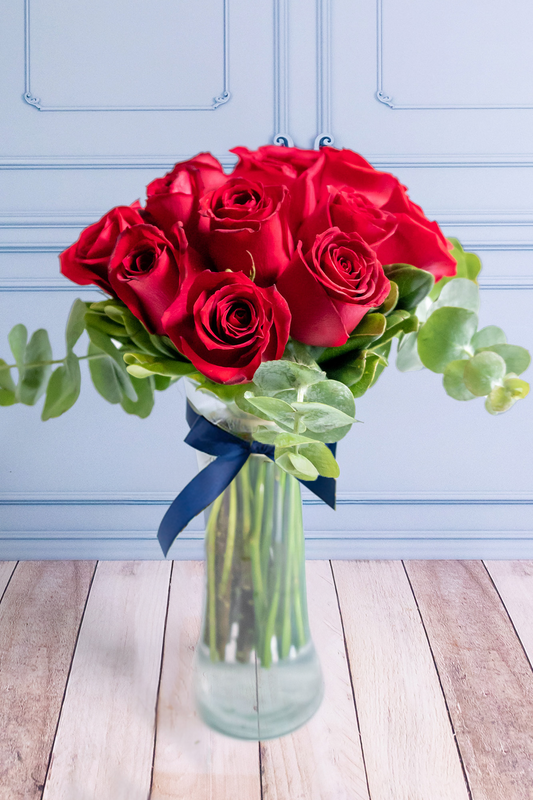 La Vida en Rosa / Arreglo de 12 Rosas Rojas para el 10 de Mayo 10MFB