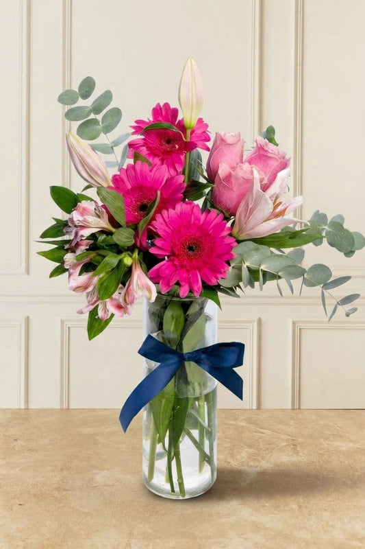 3 Gerberas Rosas, 3 Rosas Claritas, 3 Lilis Rosas, Astromelia con Eucalipto - En Barcelo | MJO