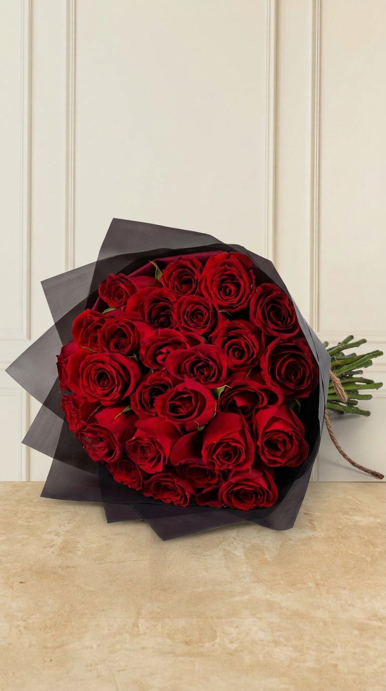 Bouquet de 24 Rosas Rojas - En Papel Negro | MJO