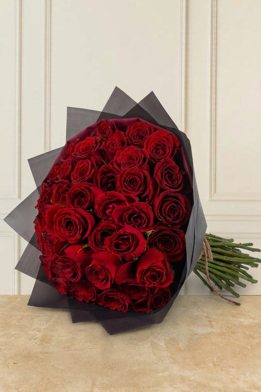 Bouquet 36 Rosas Rojas - En Papel Negro | MJO