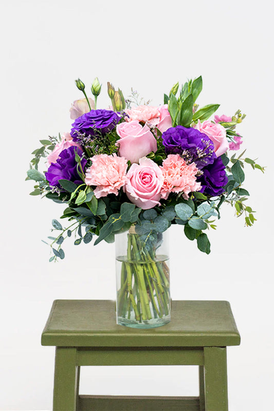 Nobleza - Rosa Clarita, Lisianthus Morado y Clavel Rosa Cun