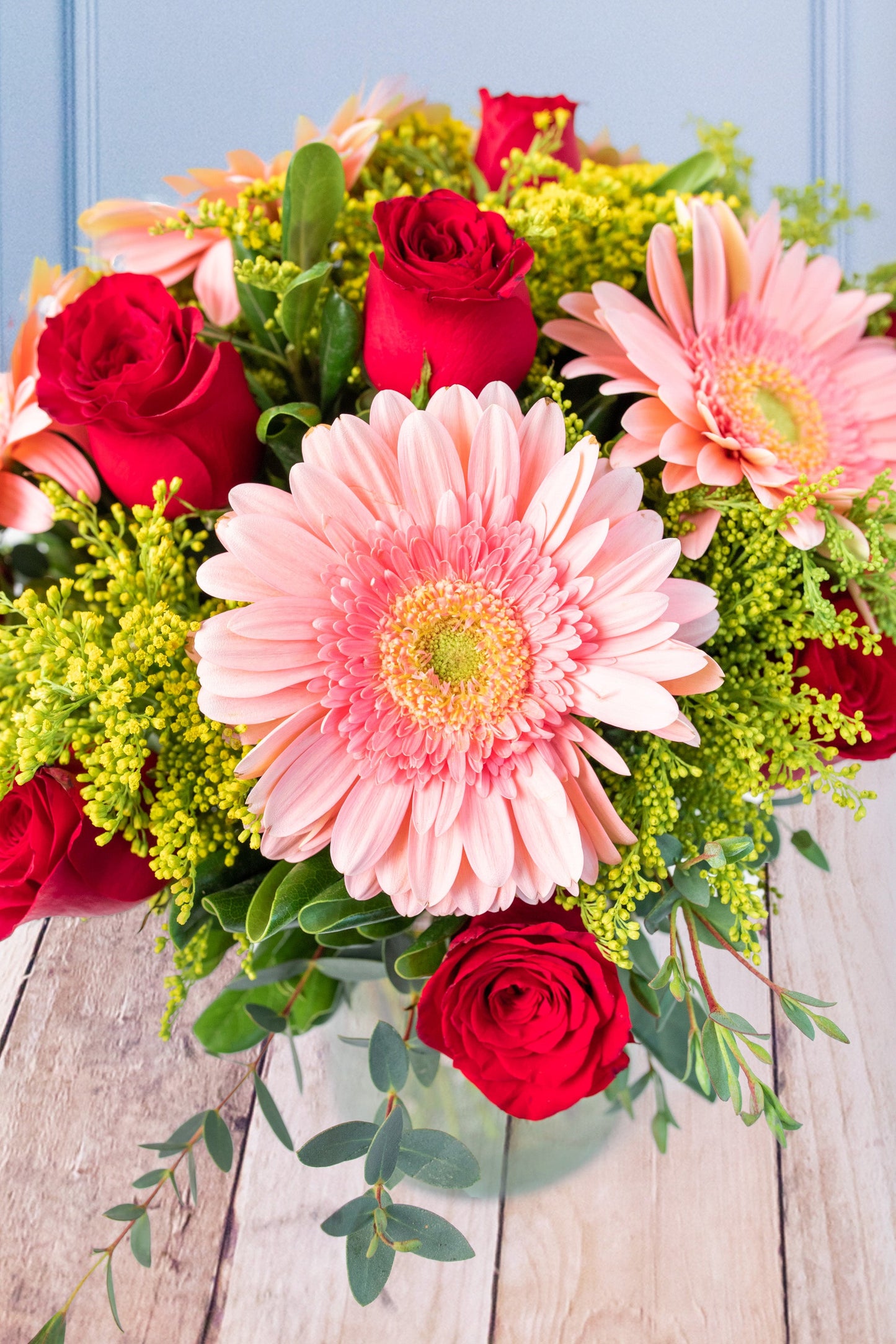 Baila Conmigo - Gerbera Rosa y Rosa Roja