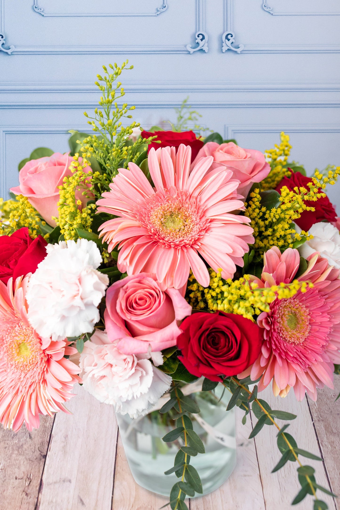 Colores Alegres - Gerbera Rosa, Rosa Roja y Clarita