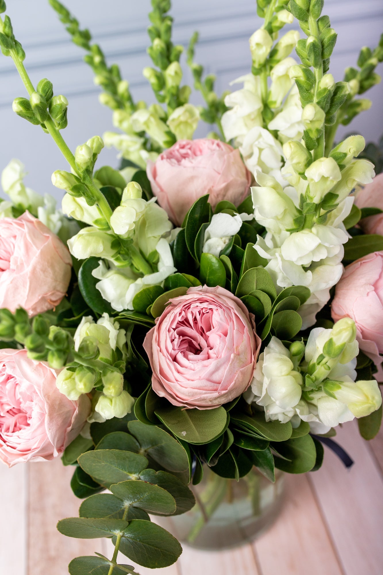 Verano - Peonias Eternas y Perrito Blanco Cun