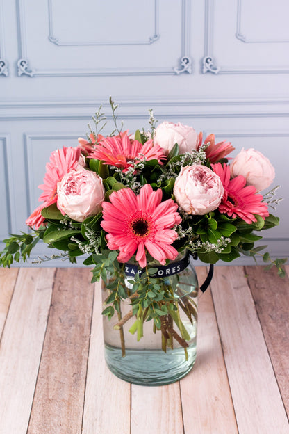 Oasis // Peonias Eternas y Gerbera Rosa