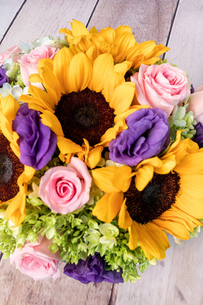 Canasta de Girasoles - Girasol, Rosa Clarita y Hortensia Verde
